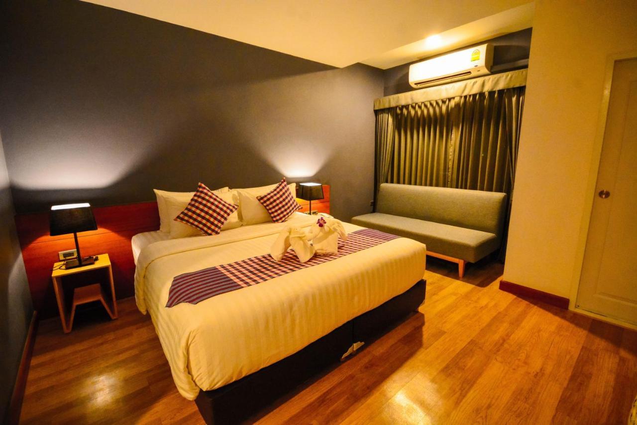 Comet Hotel Surat Thani Exterior photo