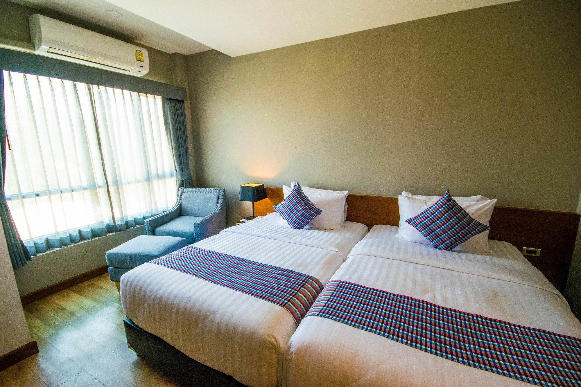 Comet Hotel Surat Thani Exterior photo