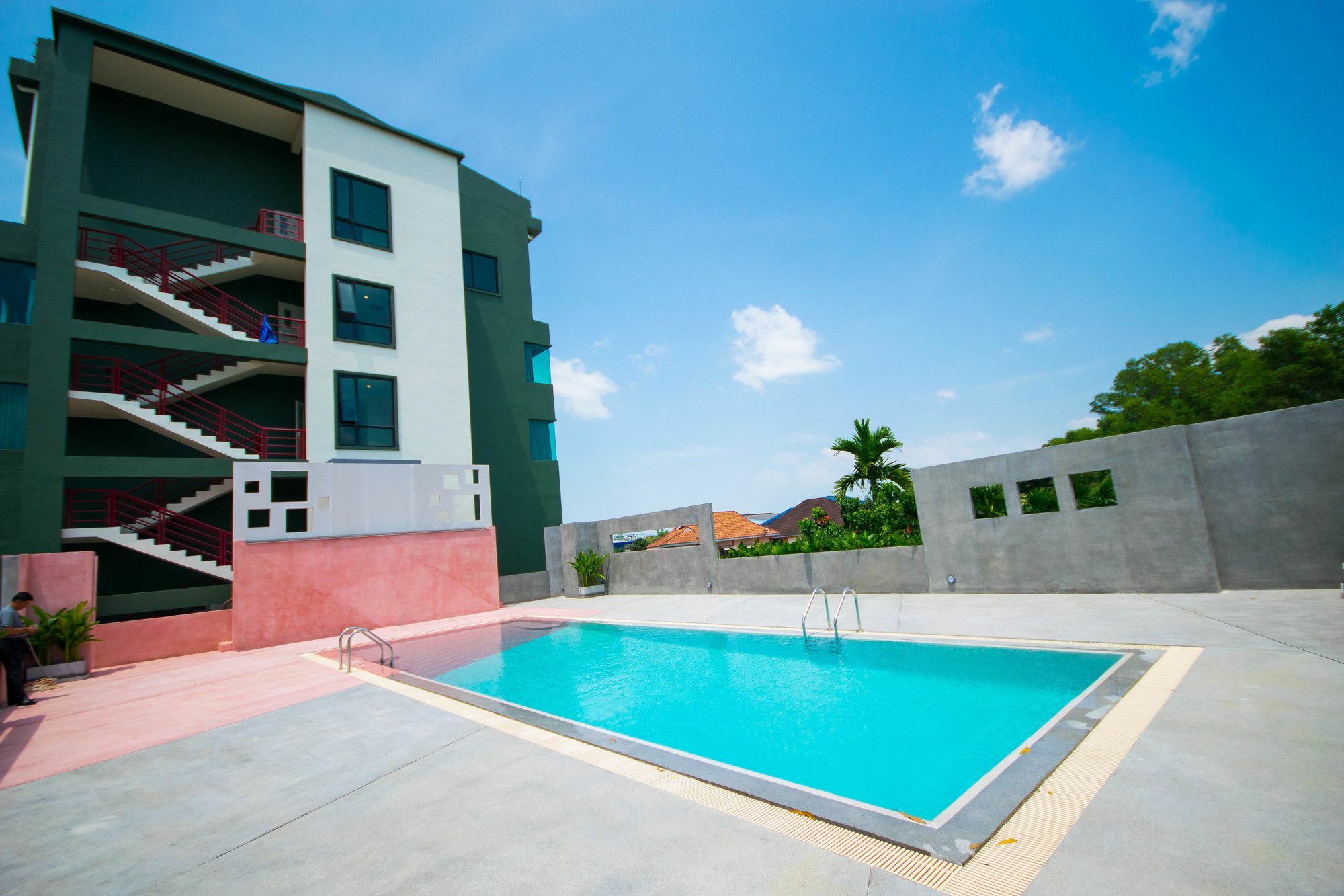 Comet Hotel Surat Thani Exterior photo
